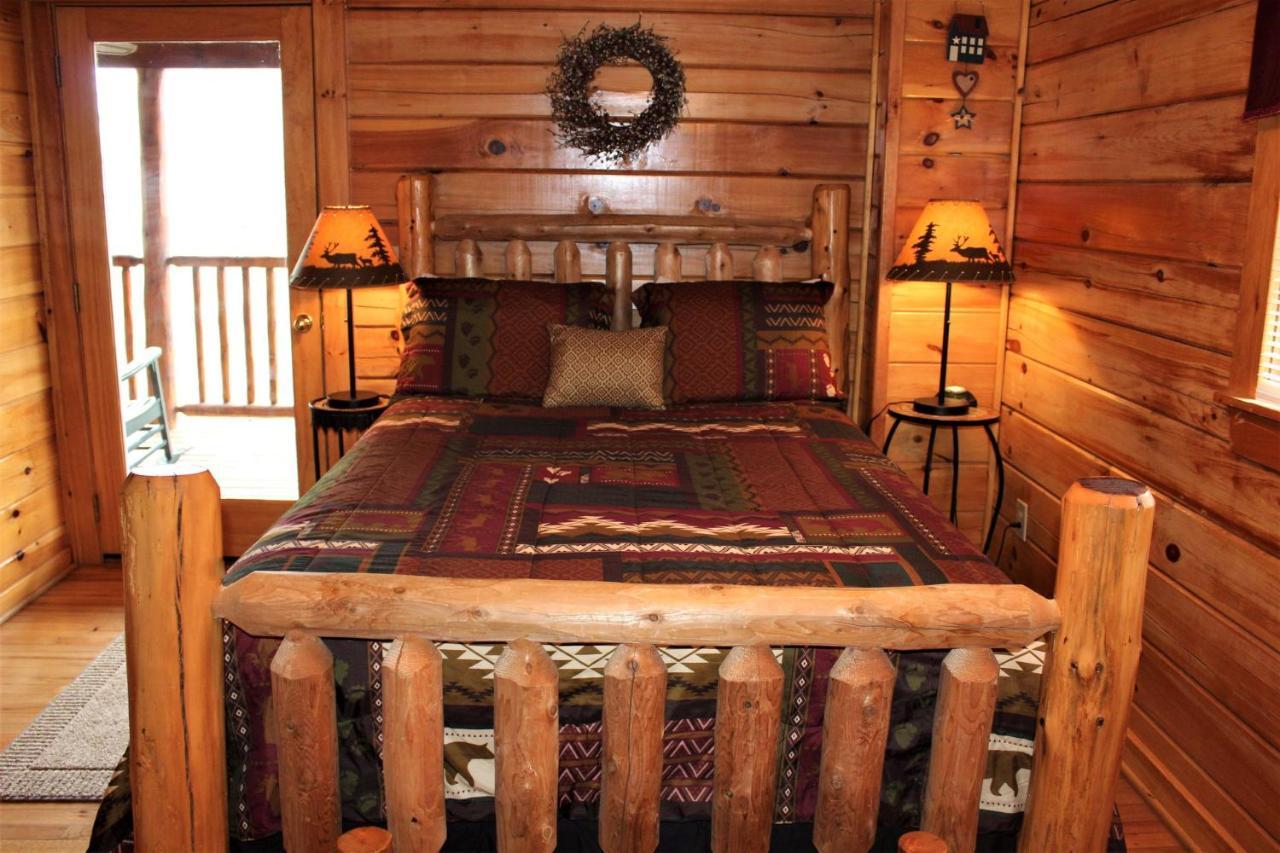 Mountain Joy -Private Treehouse Style Cabin That Sleeps 4-Free Tickets Gatlinburg Exterior foto